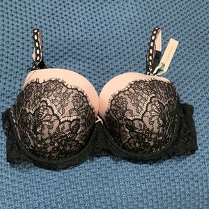 NWT‎ Victoria's Secret Blush and Black Lace Push Up Bra Size 38DD
